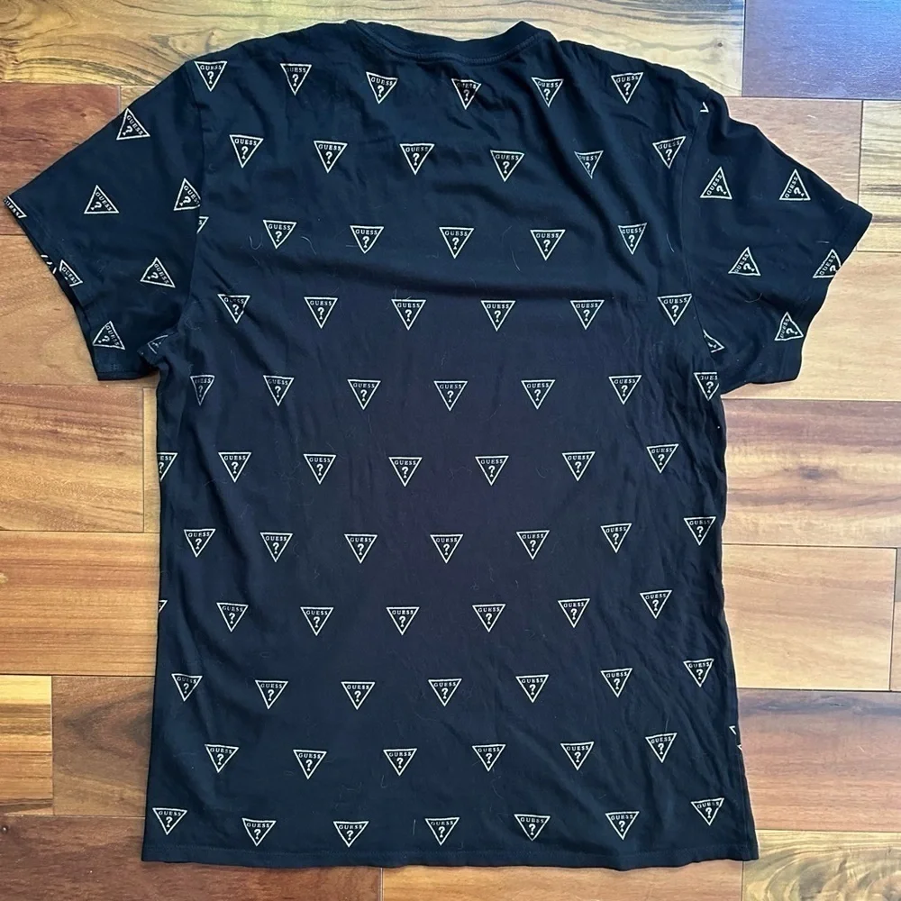 Guess Logo T-Shirt - Picture 2 of 4